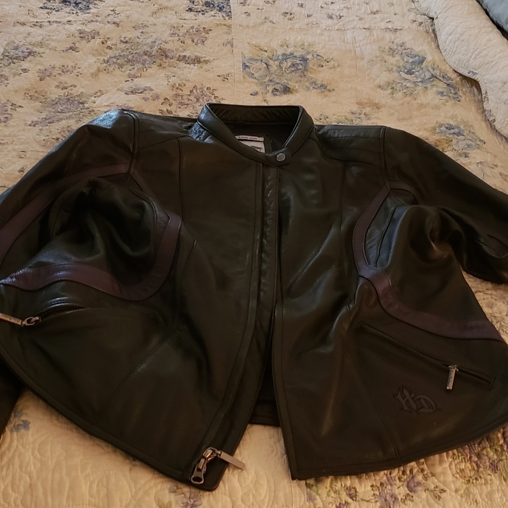 Ladies leather Harley Davidson jacket rarely worn